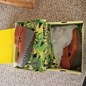 London Fly yogo Cognac wedge sandals